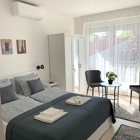 Lillybeth - Balaton Guest house 3*